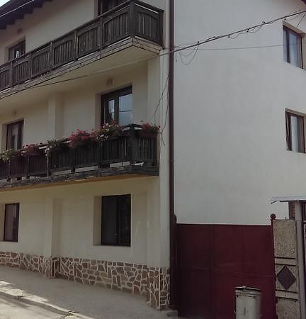 Djolevi Guesthouse Dobrinishte Esterno foto