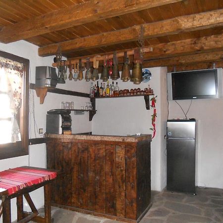 Djolevi Guesthouse Dobrinishte Esterno foto