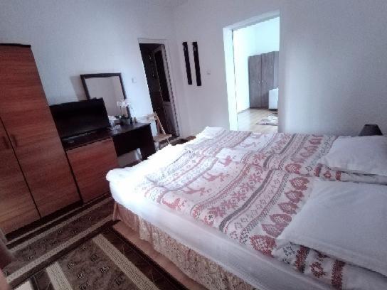 Djolevi Guesthouse Dobrinishte Esterno foto