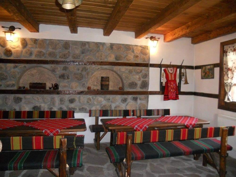 Djolevi Guesthouse Dobrinishte Esterno foto